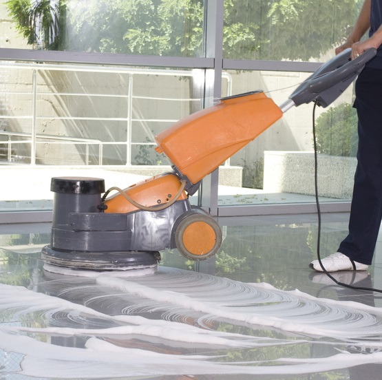 Décapage des sols à la monobrosse Décapage des sols à la monobrosse